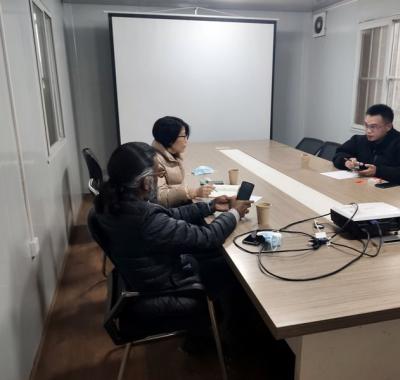 國外客戶來我廠考察，試駕奔馬小型壓路機